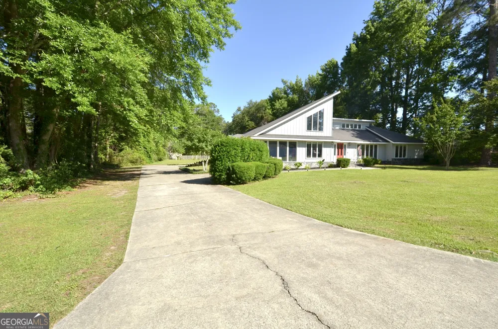 1222 4th AVE Eastman, GA 31023