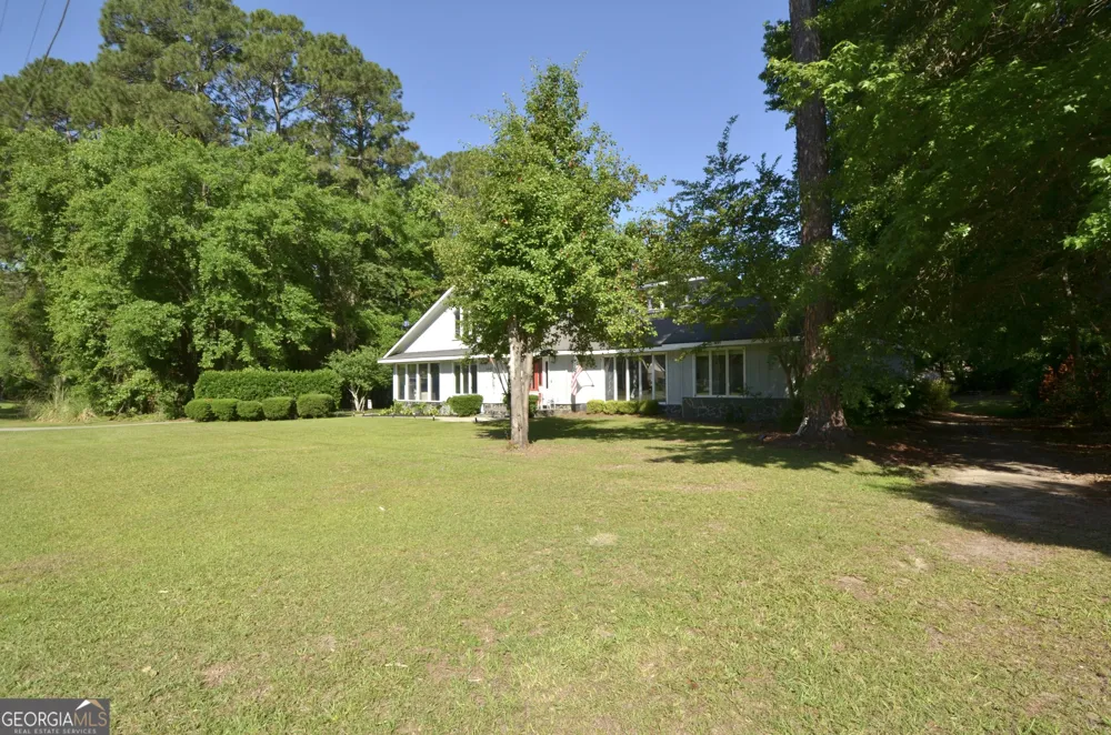 1222 4th AVE Eastman, GA 31023