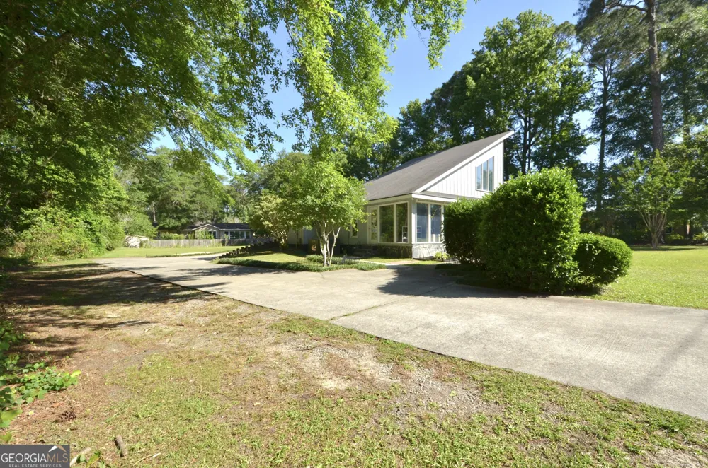 1222 4th AVE Eastman, GA 31023