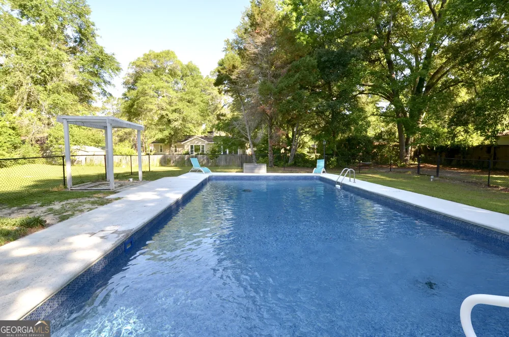 1222 4th AVE Eastman, GA 31023