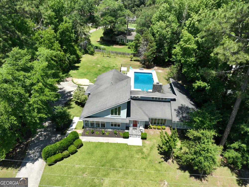 1222 4th AVE Eastman, GA 31023