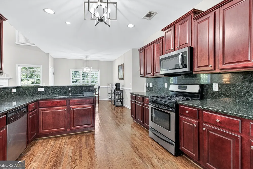 39 Hawthorne PL Sharpsburg, GA 30277