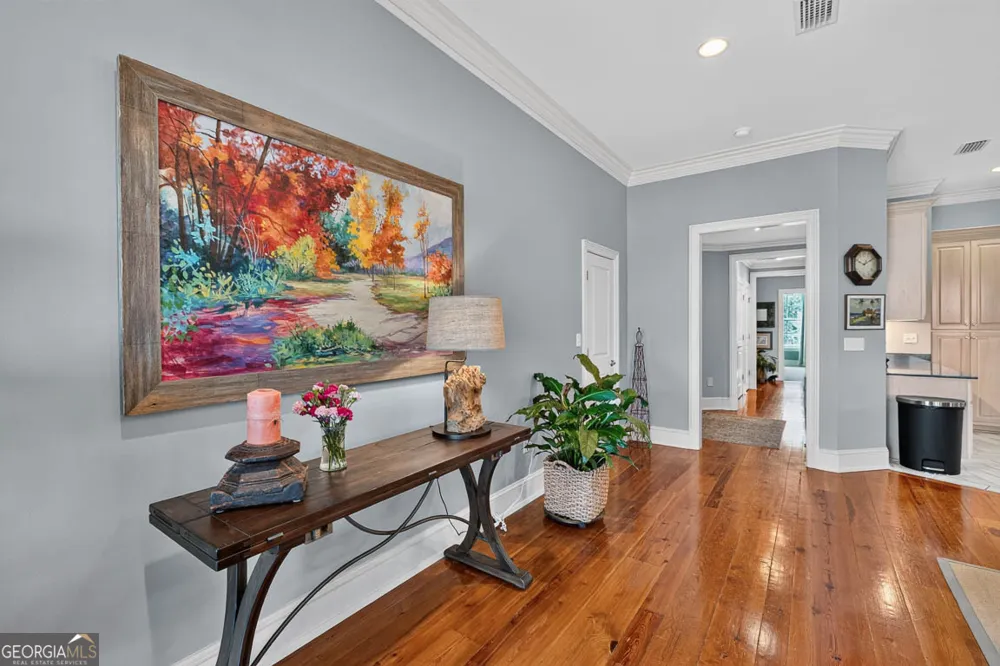 107 Broad ST Darien, GA 31305