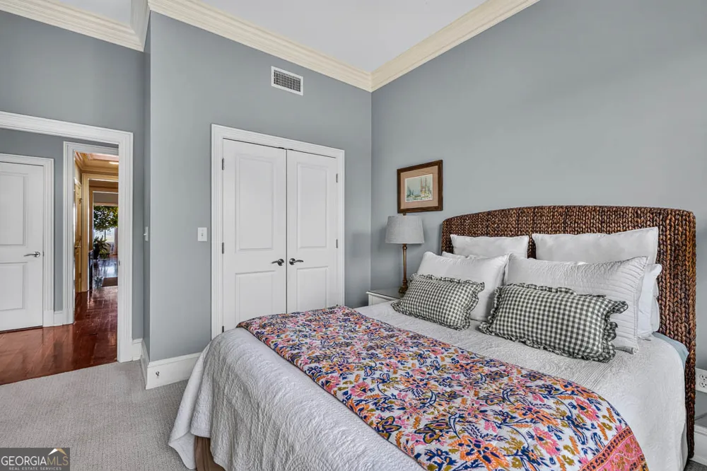 107 Broad ST Darien, GA 31305