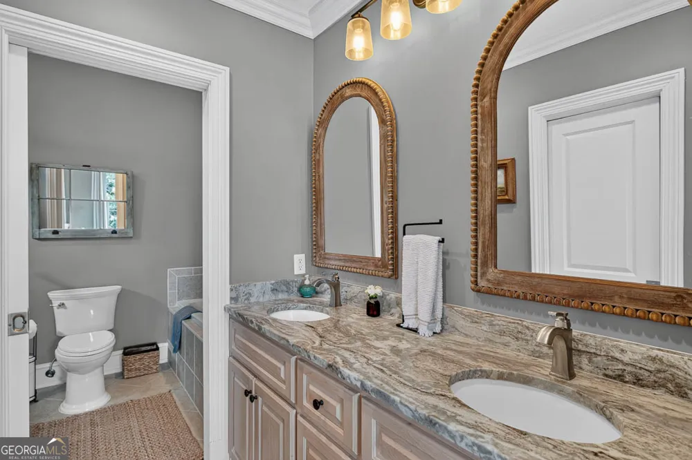 107 Broad ST Darien, GA 31305