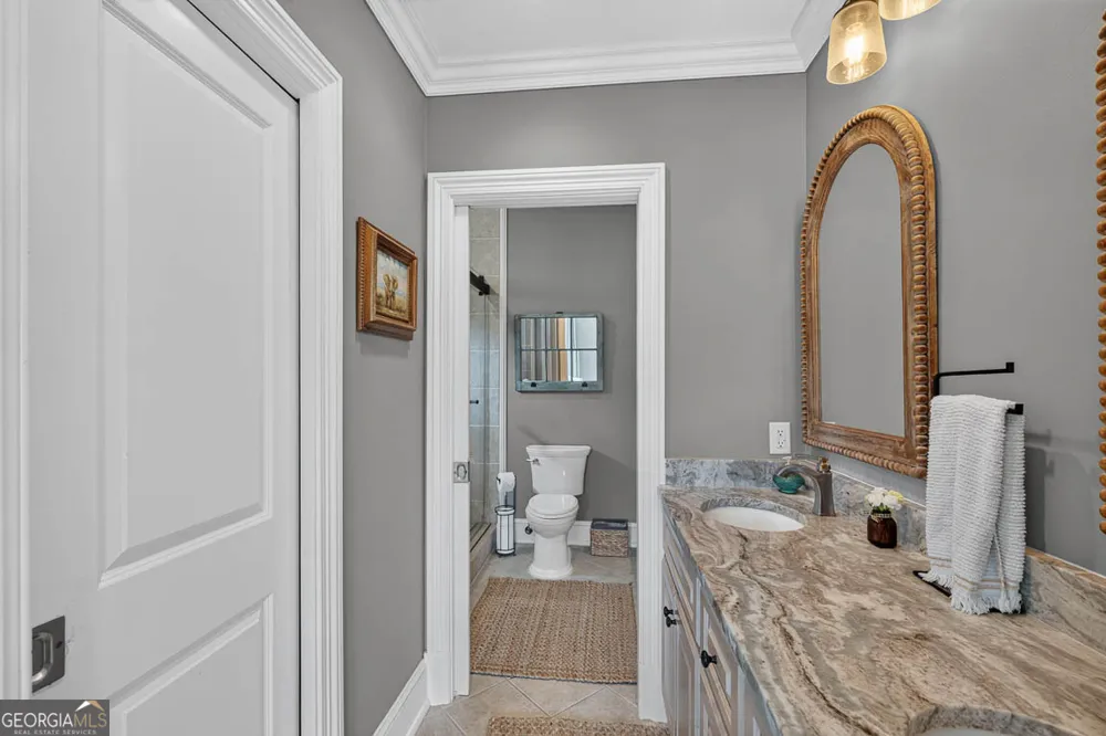 107 Broad ST Darien, GA 31305
