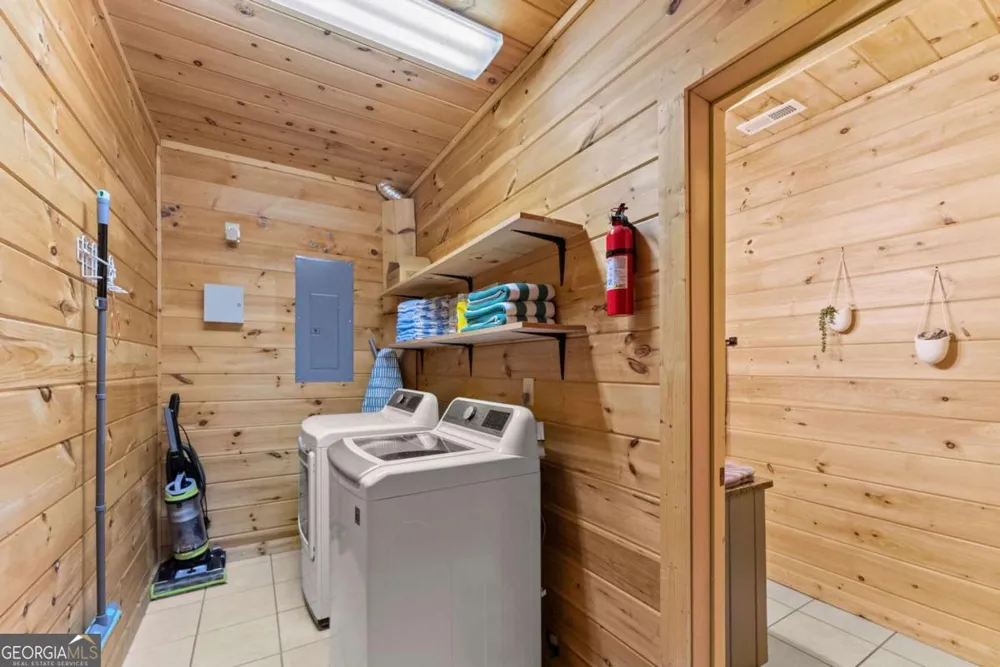 437 Spruce CIR Mineral Bluff, GA 30559