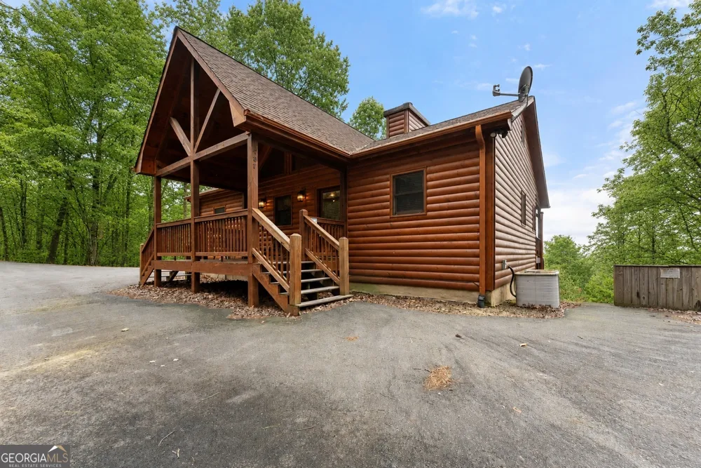 437 Spruce CIR Mineral Bluff, GA 30559