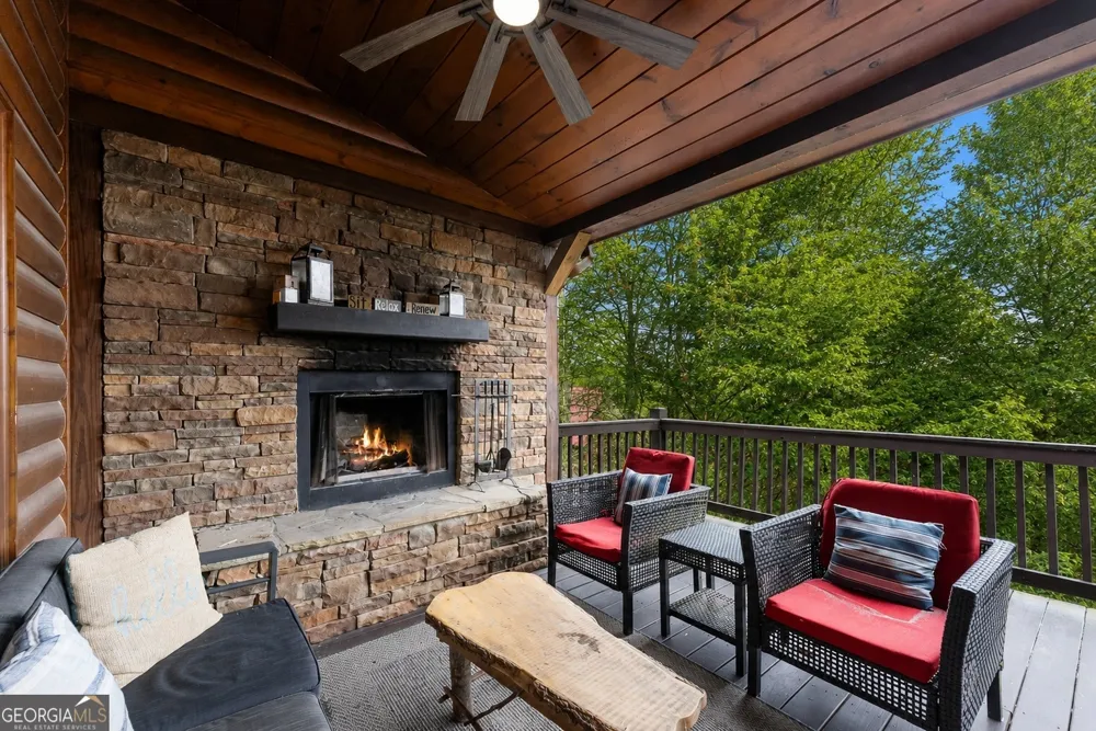 437 Spruce CIR Mineral Bluff, GA 30559
