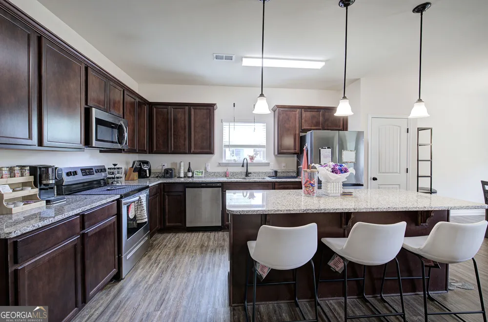 26 Thacker TRL Adairsville, GA 30103