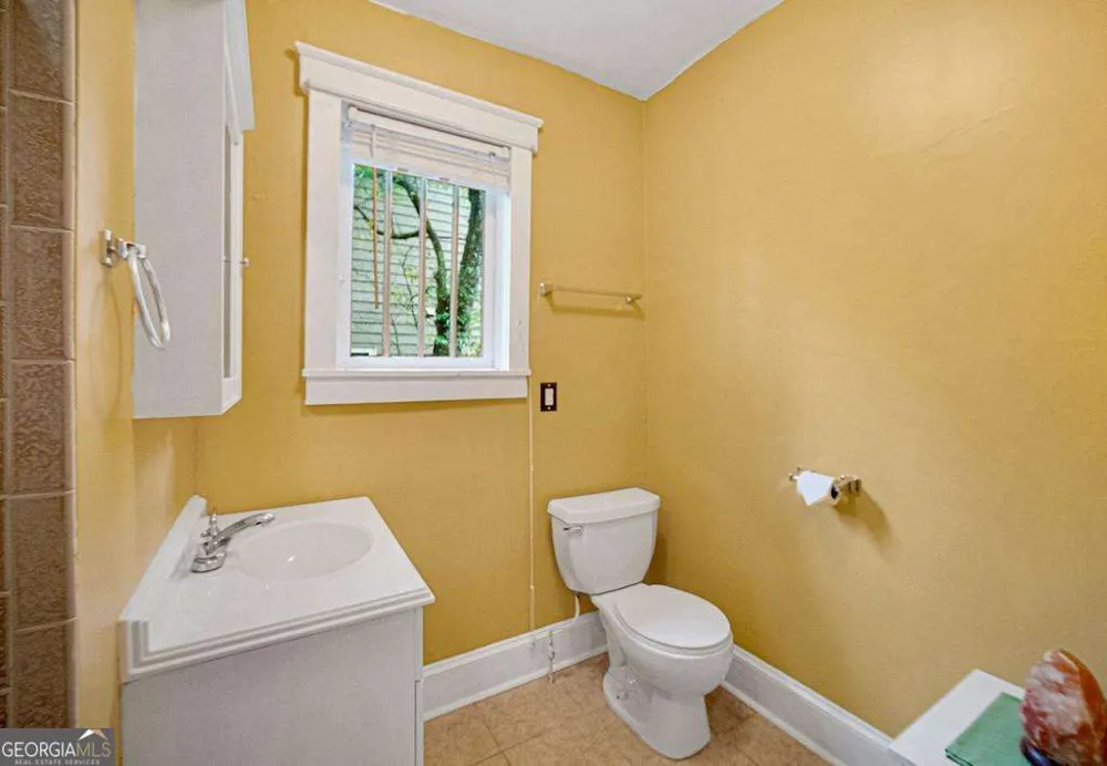 1677 Neely AVE East Point, GA 30344