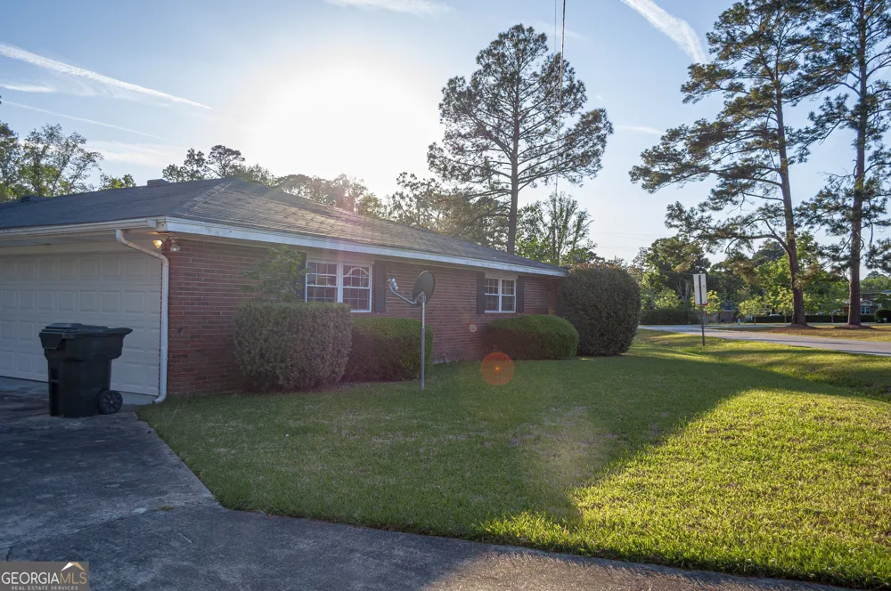 105 Edgewood RD Glennville, GA 30427
