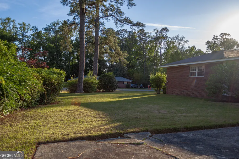 105 Edgewood RD Glennville, GA 30427