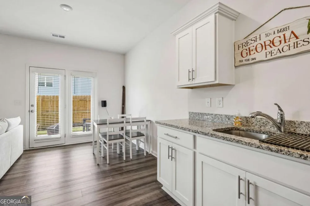 202 Fenchurch WAY Cartersville, GA 30120
