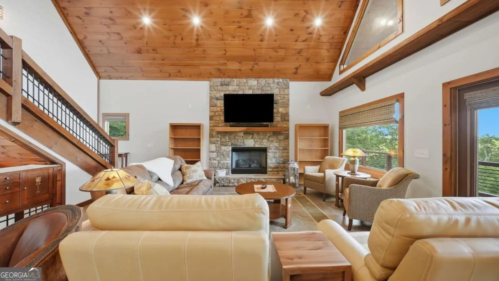 101 Toccoa Vista LN Mineral Bluff, GA 30559