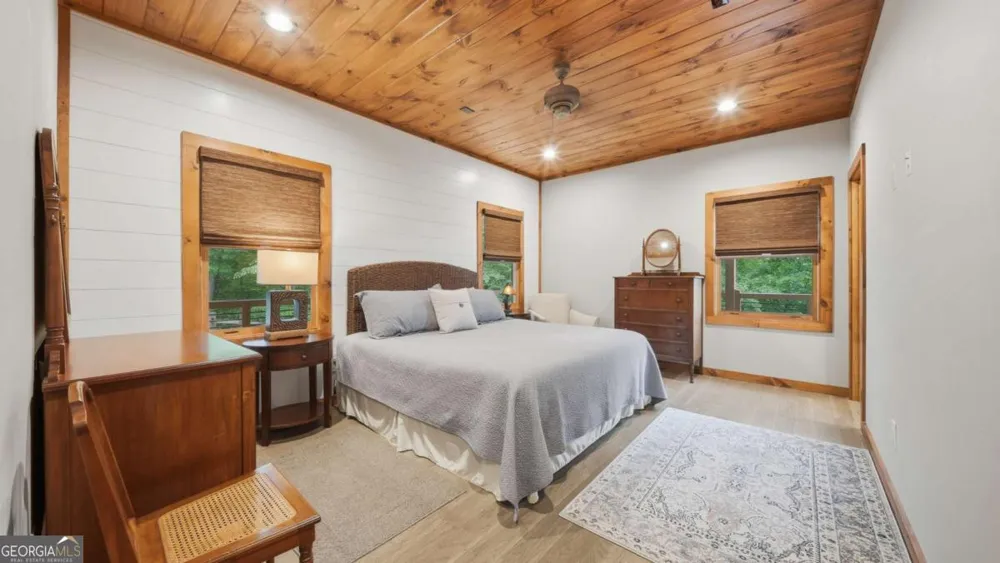 101 Toccoa Vista LN Mineral Bluff, GA 30559
