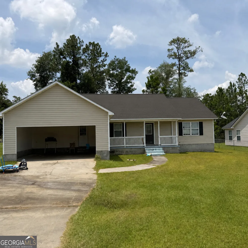 1030 OTTO CIR Douglas, GA 31535