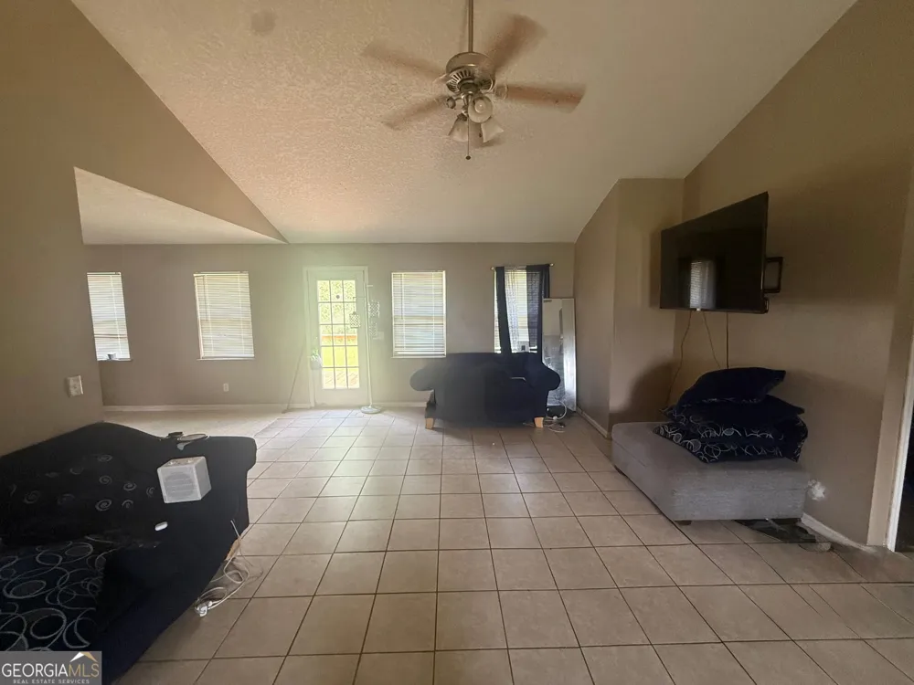 1030 OTTO CIR Douglas, GA 31535