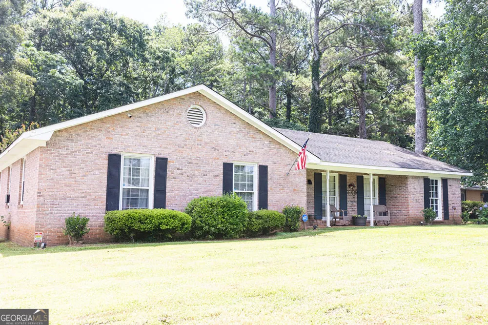 500 Camelot DR LaGrange, GA 30241