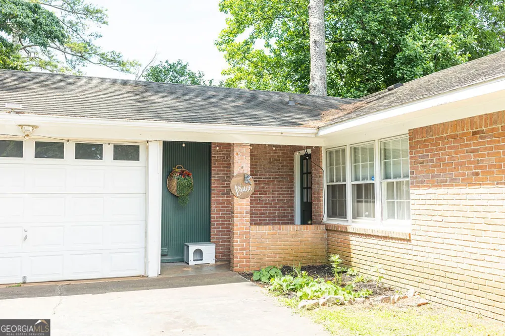 500 Camelot DR LaGrange, GA 30241