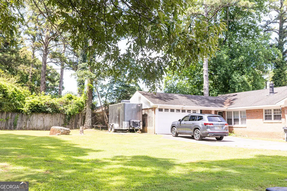 500 Camelot DR LaGrange, GA 30241