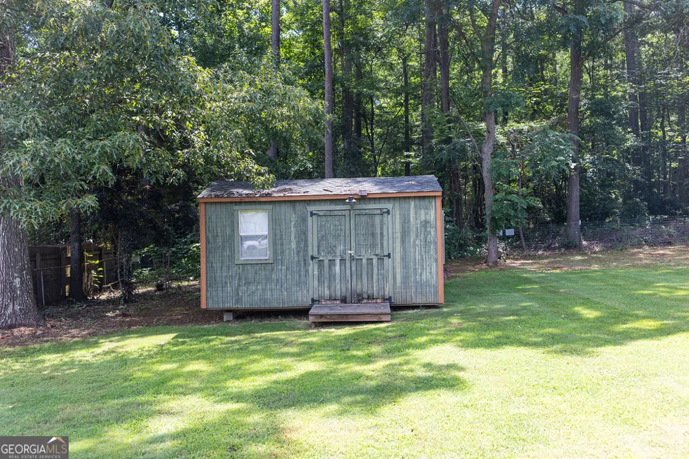 500 Camelot DR LaGrange, GA 30241