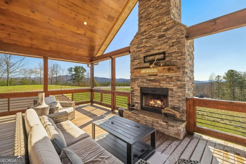 102 High Meadows TRL Morganton, GA 30560