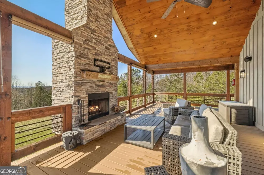 102 High Meadows TRL Morganton, GA 30560