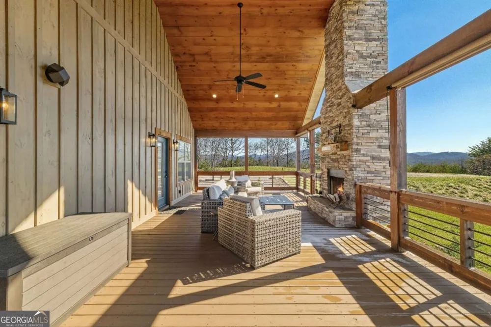102 High Meadows TRL Morganton, GA 30560