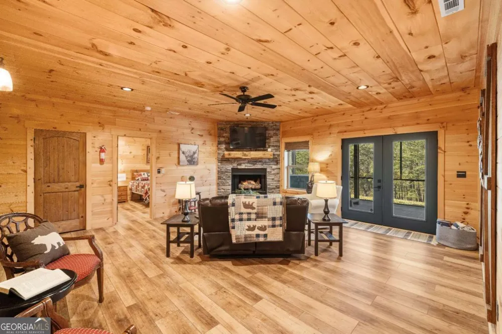 102 High Meadows TRL Morganton, GA 30560