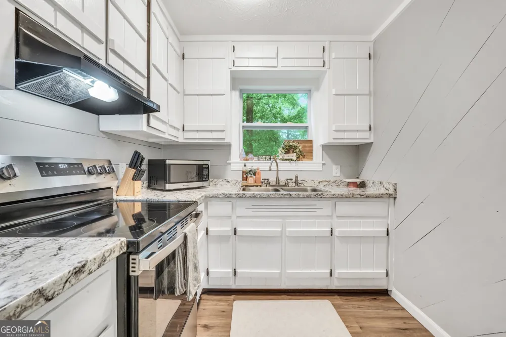 997 Cardinal ST Thomaston, GA 30286