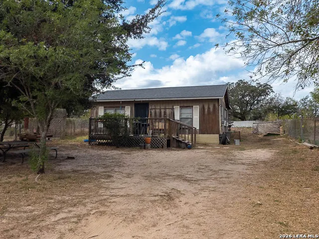 343 Bocawood Drive Poteet, TX 78065