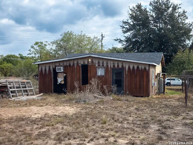 343 Bocawood Drive Poteet, TX 78065