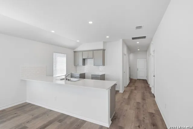 4966 don julio San Antonio, TX 78222