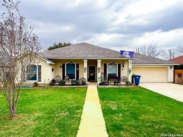 305 Yorktown Pleasanton, TX 78064