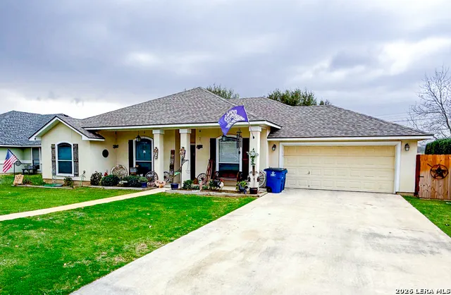 305 Yorktown Pleasanton, TX 78064