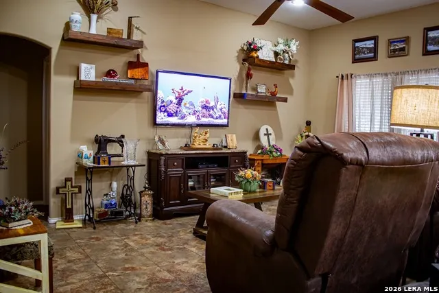 305 Yorktown Pleasanton, TX 78064