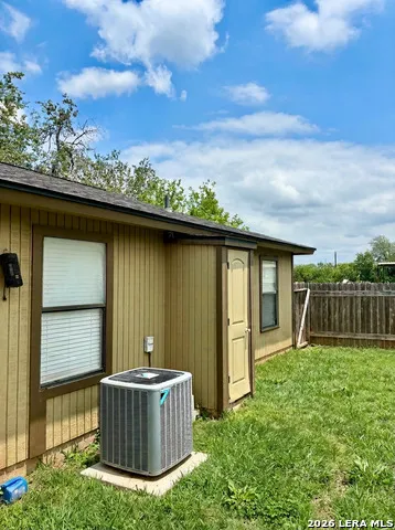 1314 Commerce Jourdanton, TX 78026