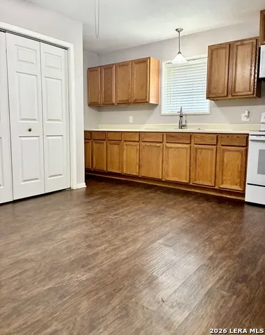 1314 Commerce Jourdanton, TX 78026