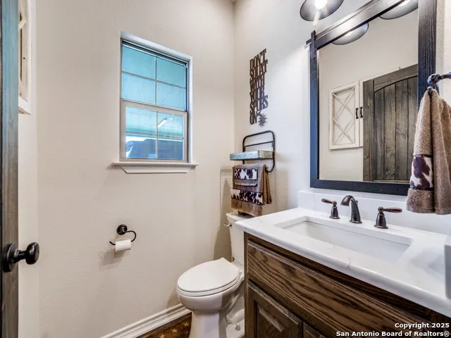 6451 Bluntzer Jourdanton, TX 78026