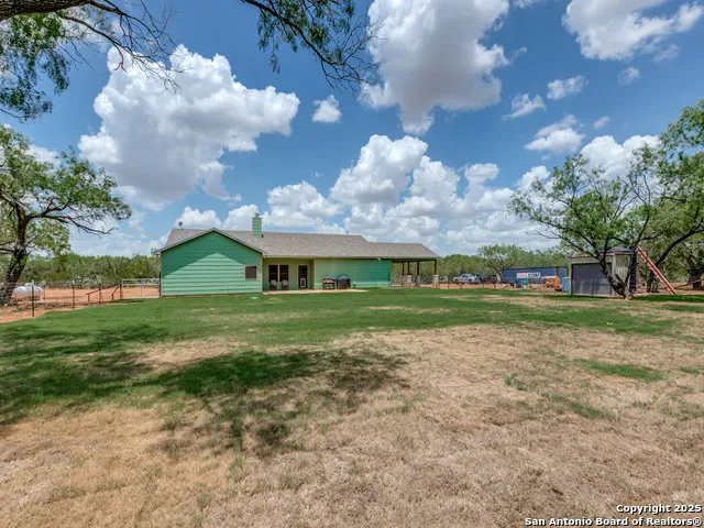 6451 Bluntzer Jourdanton, TX 78026