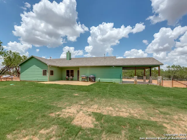 6451 Bluntzer Jourdanton, TX 78026