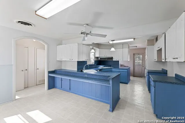 2602 Avenue K Hondo, TX 78861