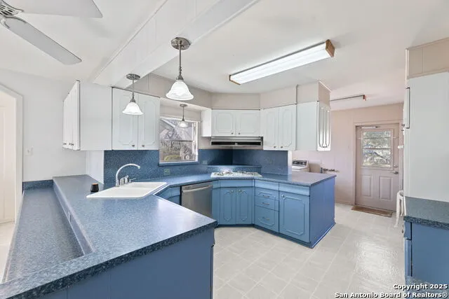 2602 Avenue K Hondo, TX 78861