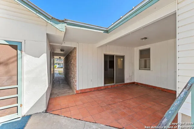 2602 Avenue K Hondo, TX 78861