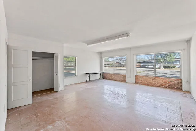 2602 Avenue K Hondo, TX 78861