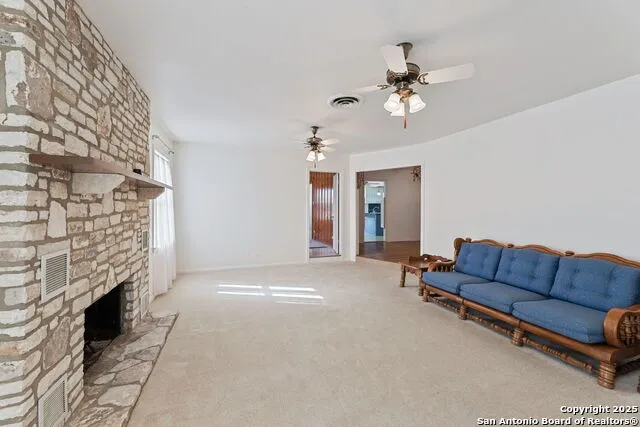 2602 Avenue K Hondo, TX 78861