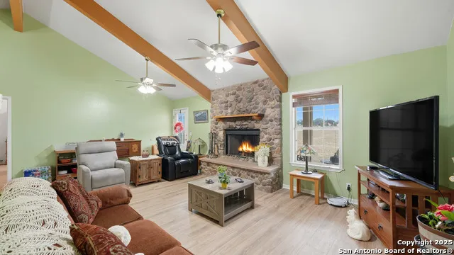 142 Chaparral Floresville, TX 78114