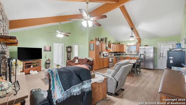 142 Chaparral Floresville, TX 78114