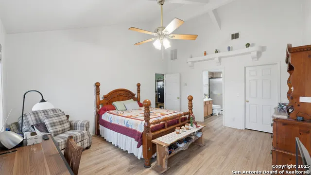 142 Chaparral Floresville, TX 78114